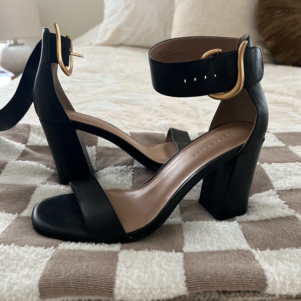 Aerosoles stacked heel sandals size 8.5